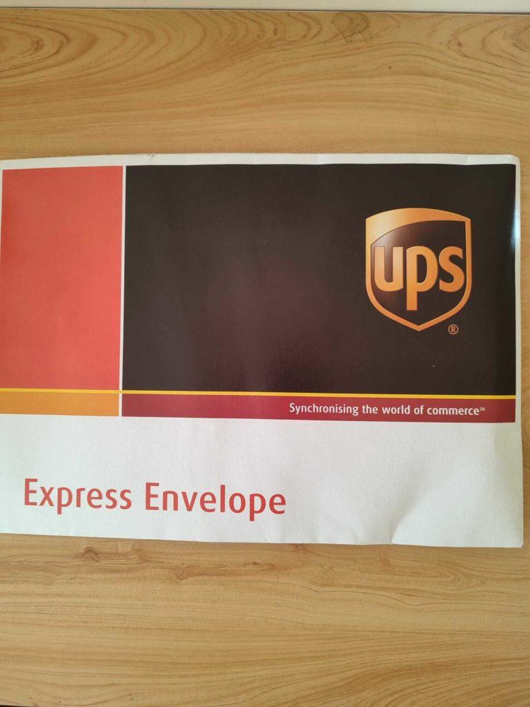 חבילה עם הארנק של טרזור חבילה עם הארנק של טרזור